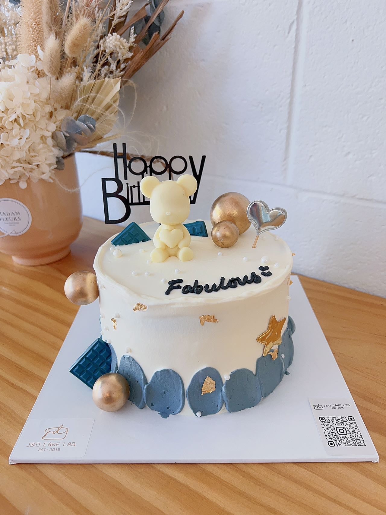 Little White Chocolate Bear Cream Cake