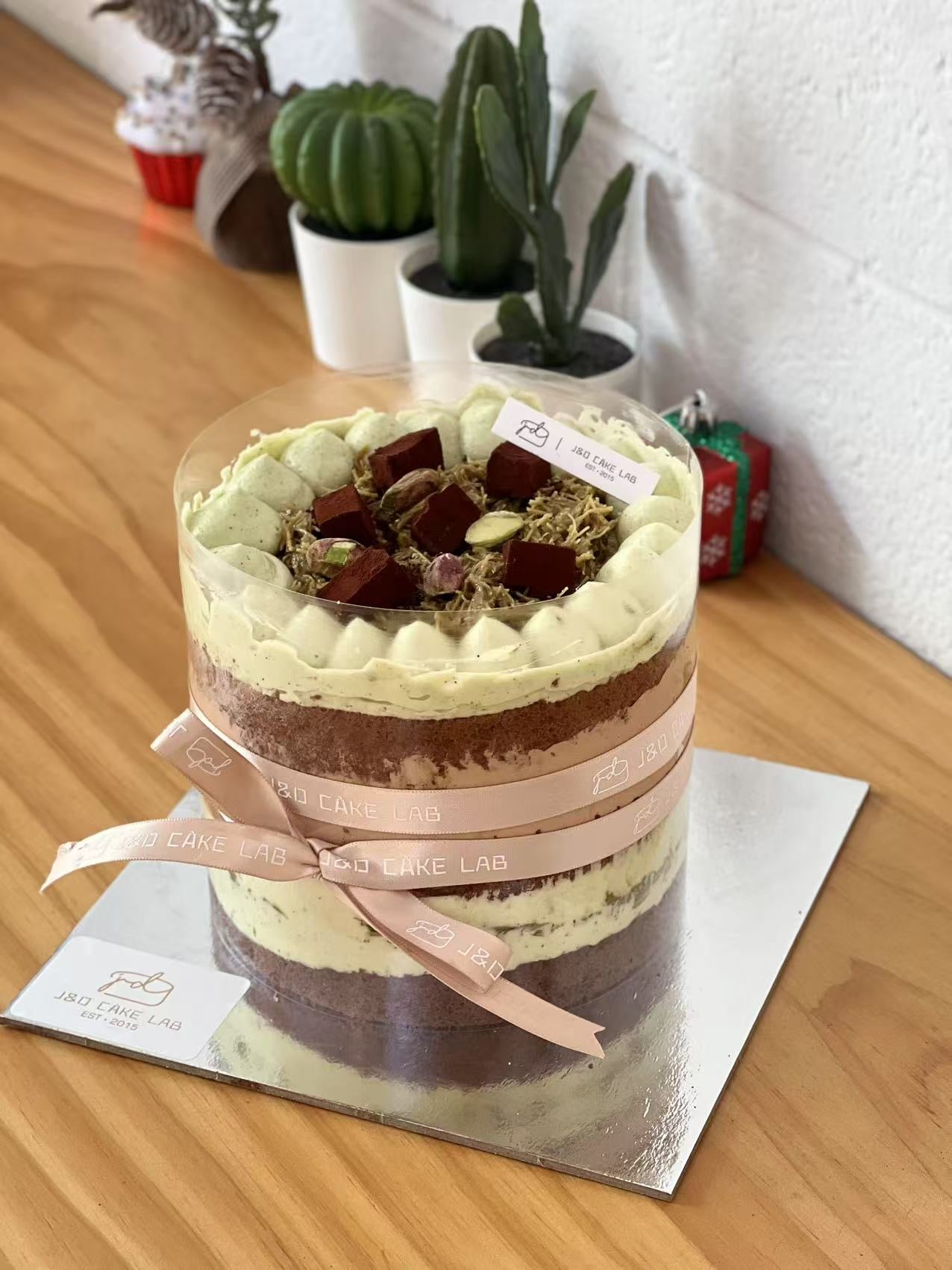 Pistachio Dubai Chocolate Naked Cake