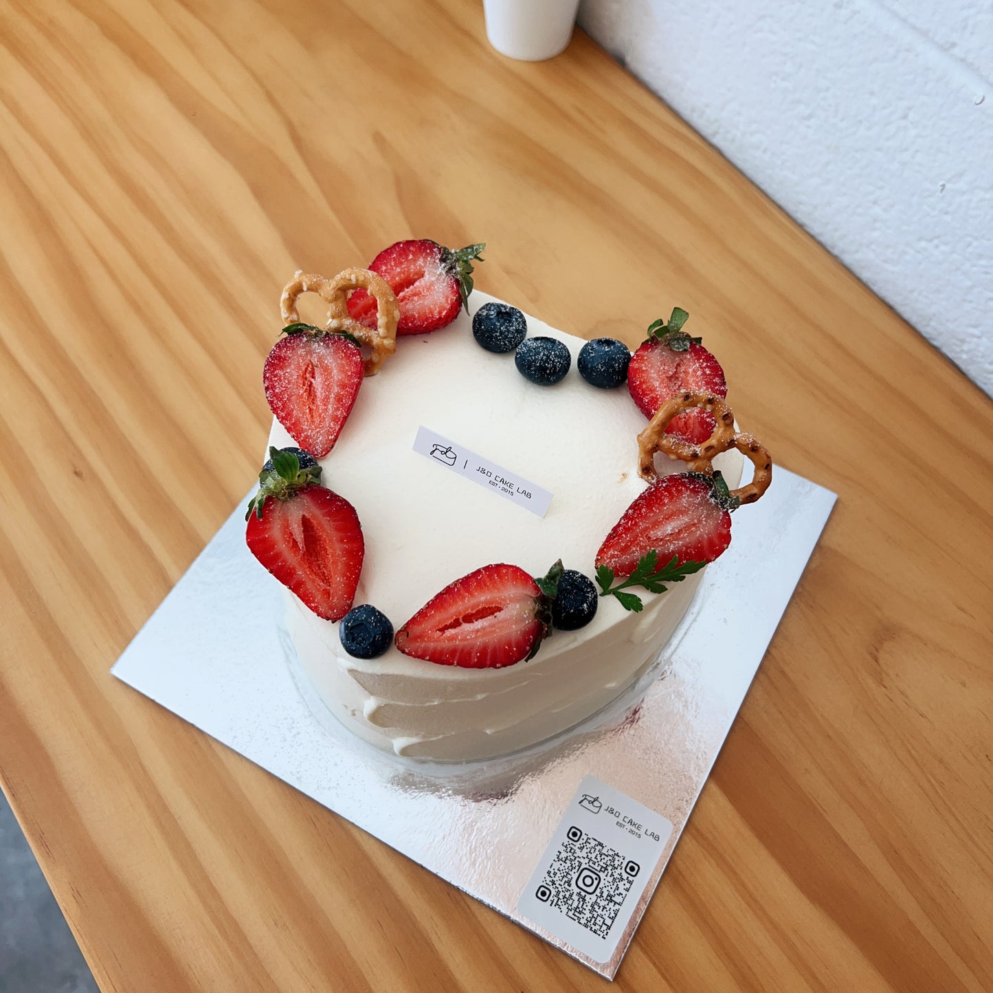 Vanilla Strawberry Heart Cream Cake