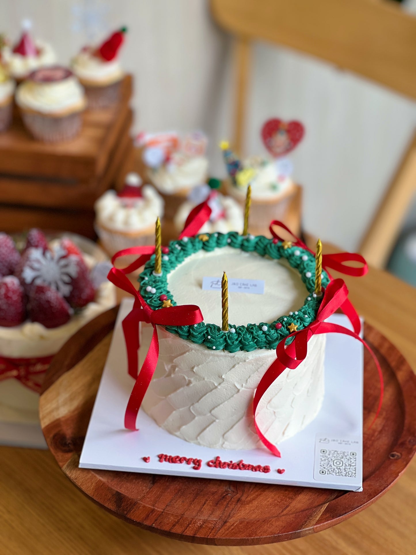 Classic Strawberry Cake Christmas Retro Edition