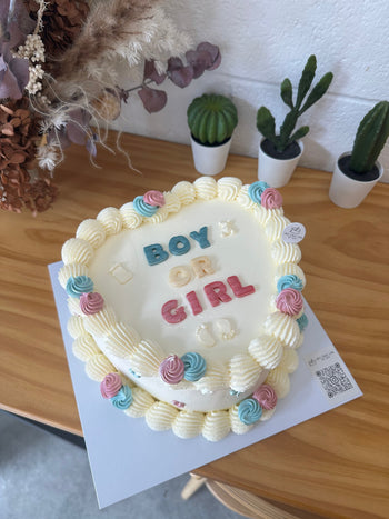 GENDER REVEAL CAKE