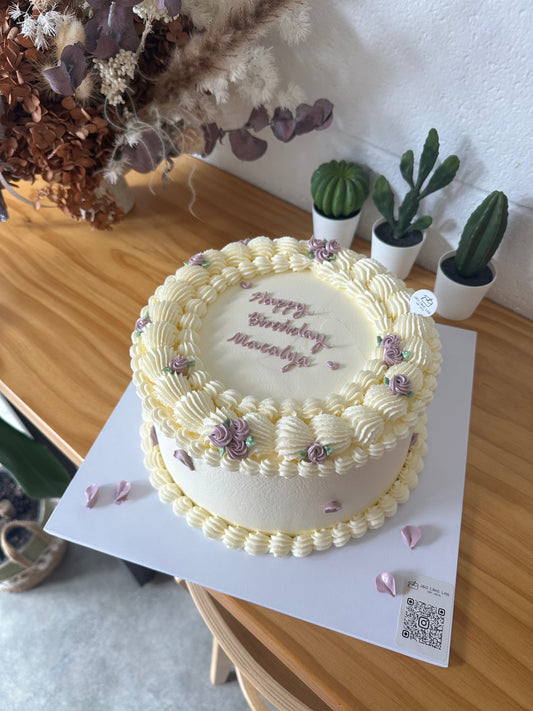 Vintage Style With Purple Piping Floral Cake