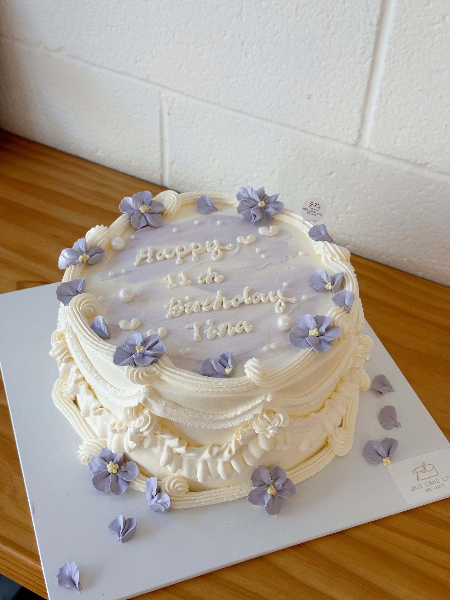 Vintage Style With Purple Flowers Cake