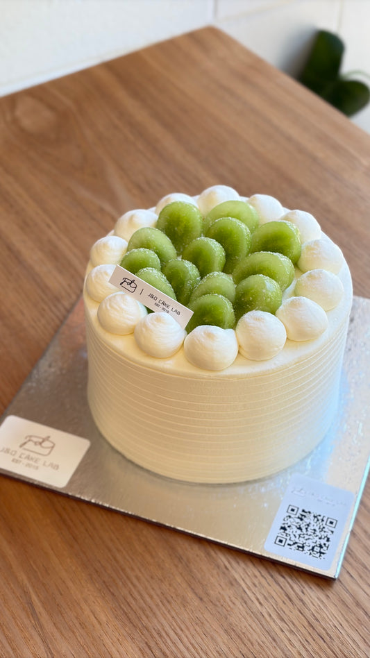 Japanese Style Grape Cream Cake (Seasonal)