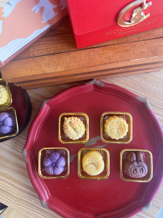 Lava Custard Moon Cake Gift Set