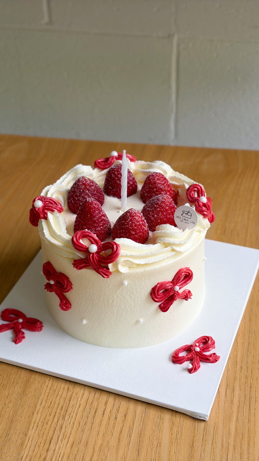 Minimalist Piping Red Ribbon Cake