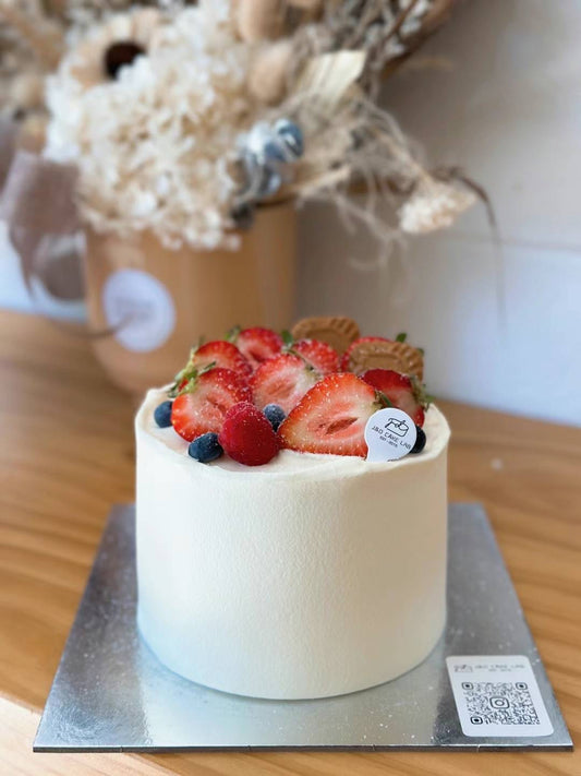 classic vanilla strawberry cream cake Adelaide celebration cake