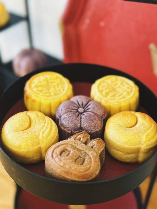 Lava Custard Moon Cake Gift Set